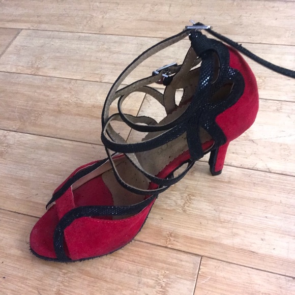 Dramatic Dripping Blood Red Ruby Suede Salsa Shoes Delicate Preloved - Picture 10 of 13